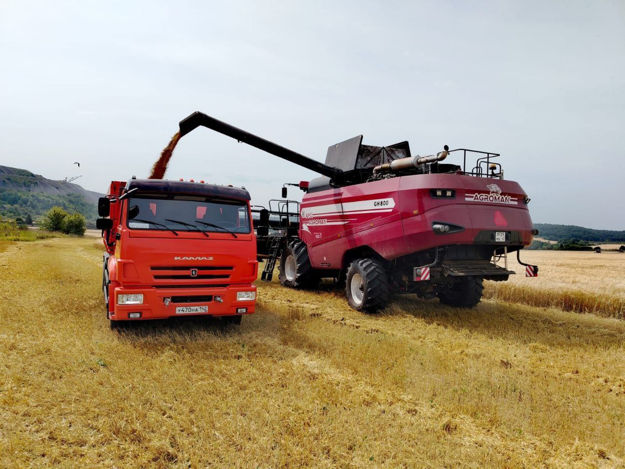 Губернатор Илья Середюк: в Кузбассе продолжается уборочная кампания